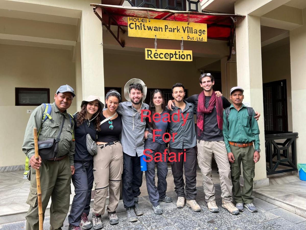Hotel Chitwan Park Village Саураха Экстерьер фото
